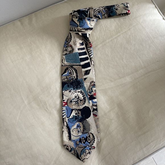 PABLO PICASSO ~ ART PAINTING ~ NOVELTY MENS SILK TIE ~ 1960 Public De Corrida - Picture 3 of 5